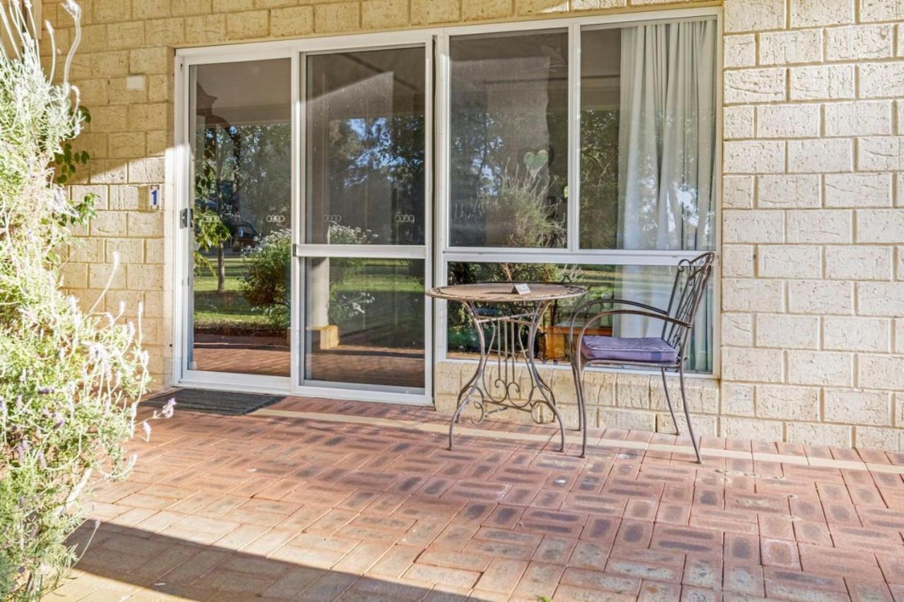 Inn The Tuarts Guest Lodge Wonnerup Εξωτερικό φωτογραφία